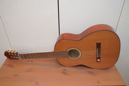 Klassische Gitarre GEWA Pro Siana 4/4, massive Zeder Decke