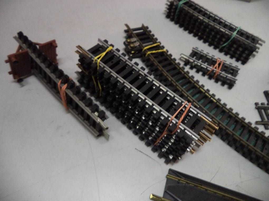Lima Modellini di ferrovie: LIMA Gleise mit Weichen Elektro – Nuovo (secondo la descrizione) da Rieden AG venduto da Wirth03 9