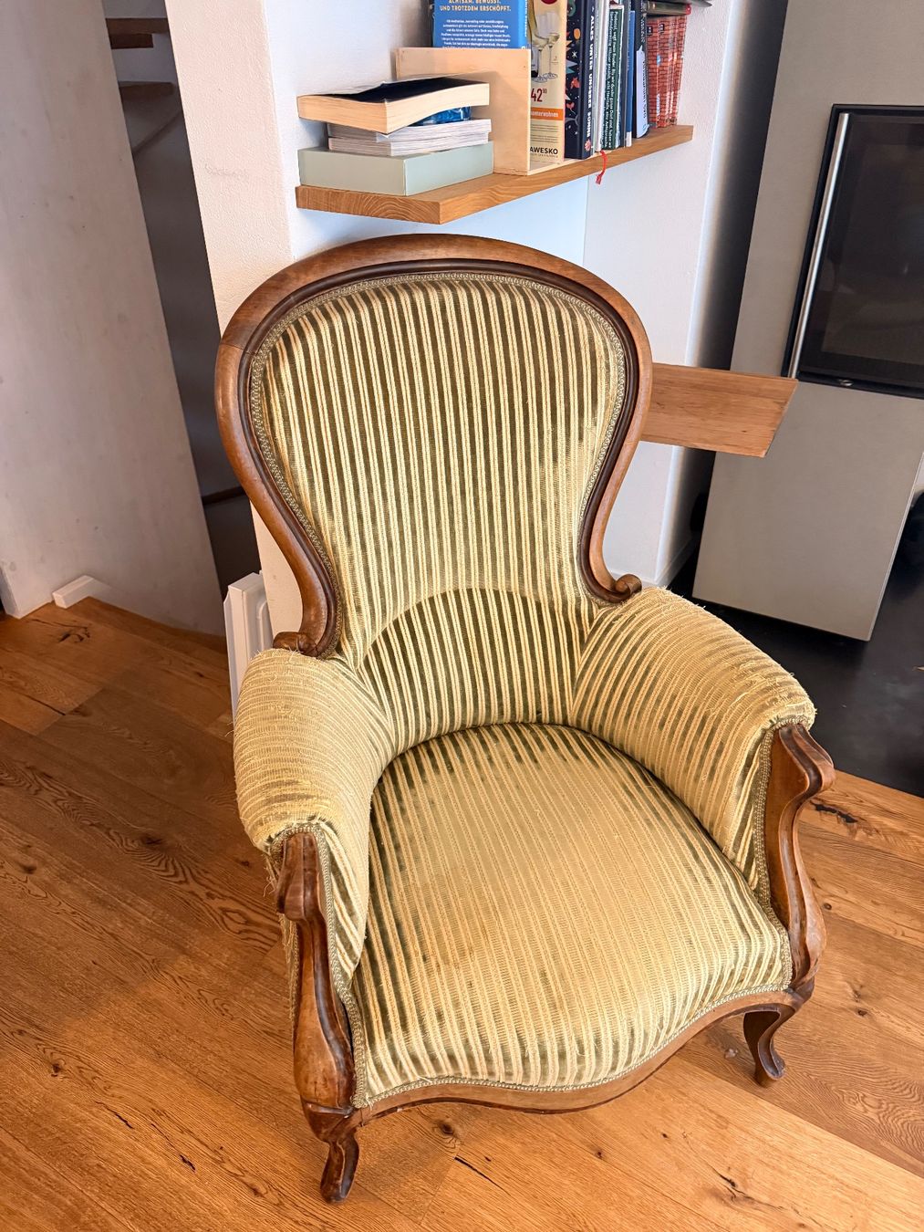 Sessel: Antiker Sessel Holz / Stoff – Gebraucht aus Rüti ZH von S_scheurer 3