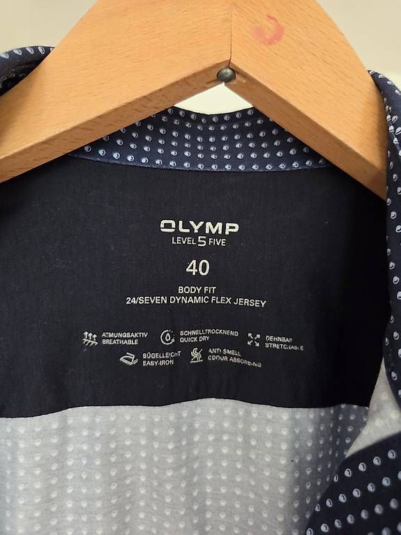 Camicie: Olymp Level 5 Body Fit Hemd Gr.40 dunkelblau – Usato da Ostermundigen venduto da wab_jxp5