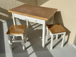 Küchentisch ausziehbar mit 2 Hocker/Tabourettli Holz