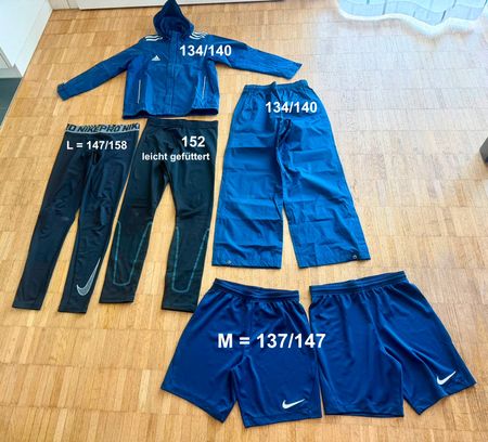 Sportkleider & Regenjacke und -hose Grösse 134 bis 158