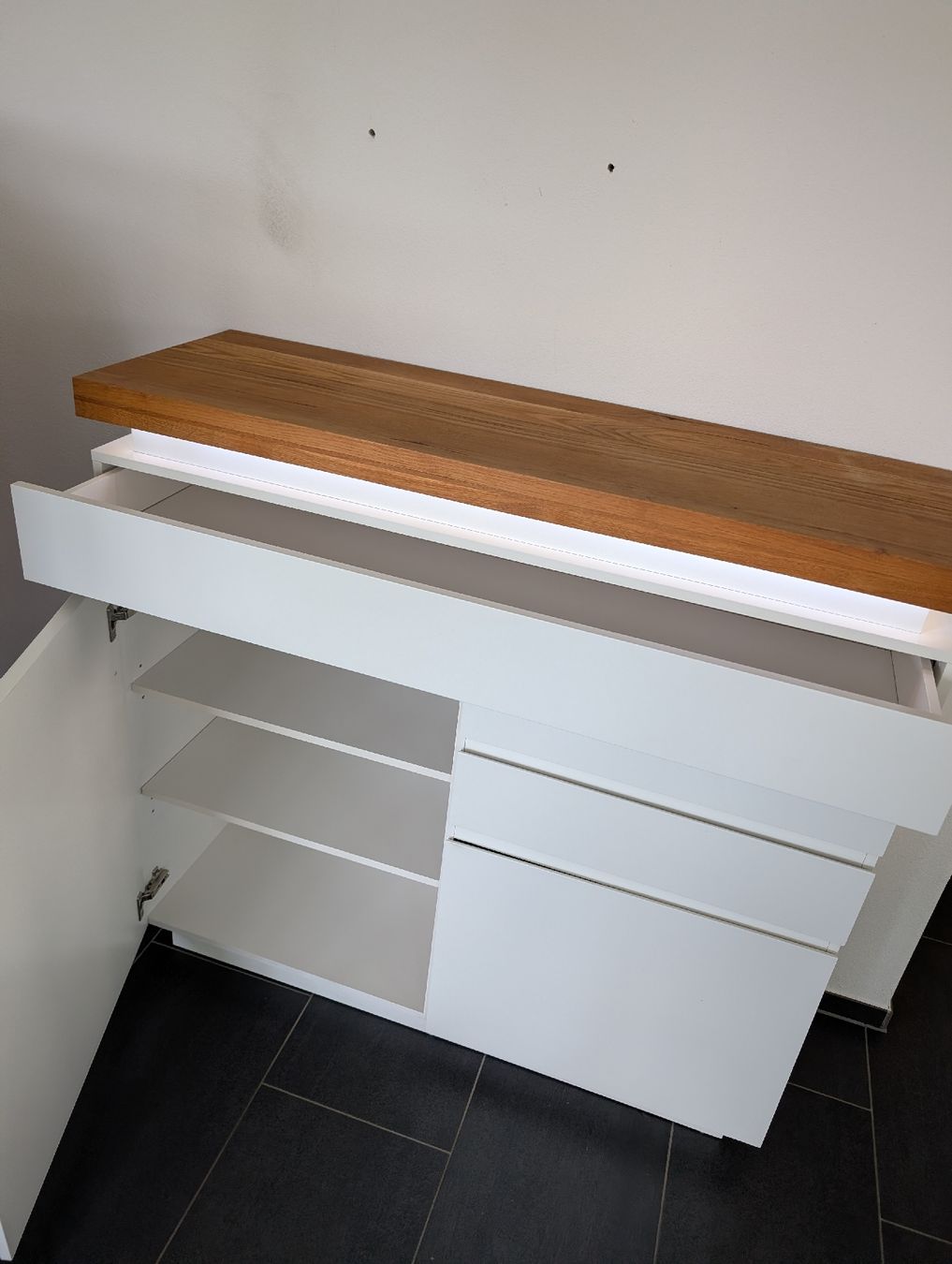 Cassettiere: Sideboard weiss und Echtholz-Abdeckung – Usato da Berg TG venduto da KatRo 3