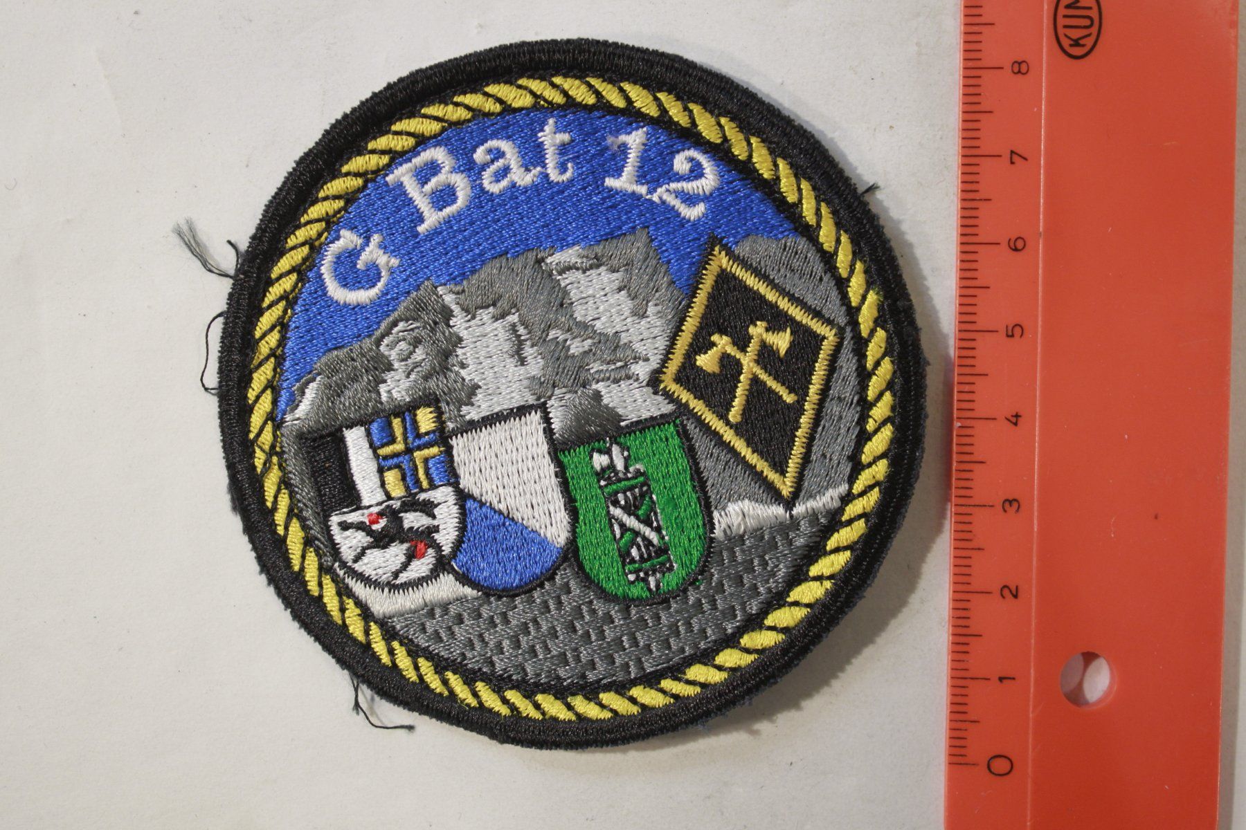 Schweizer Armee Plaketten & Abzeichen: G bat 12 – Gebraucht aus La plaine von 7A6T2ME