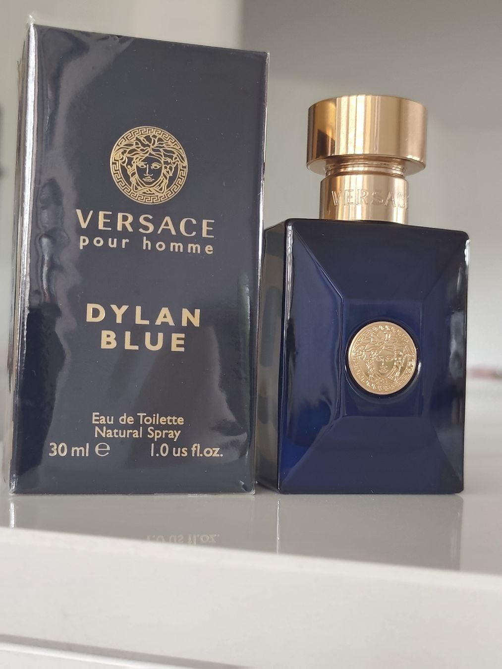 Versace Profumi & Eau de Toilette: Parfume Versace Dylan Blue 30 ml – Nuovo (secondo la descrizione) da Männedorf venduto da Ursik_OnlineShop