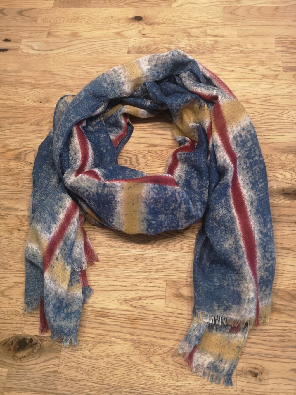 Foulard & Sciarpe: Schal 190×95 – Usato da Forch venduto da Hakyboss