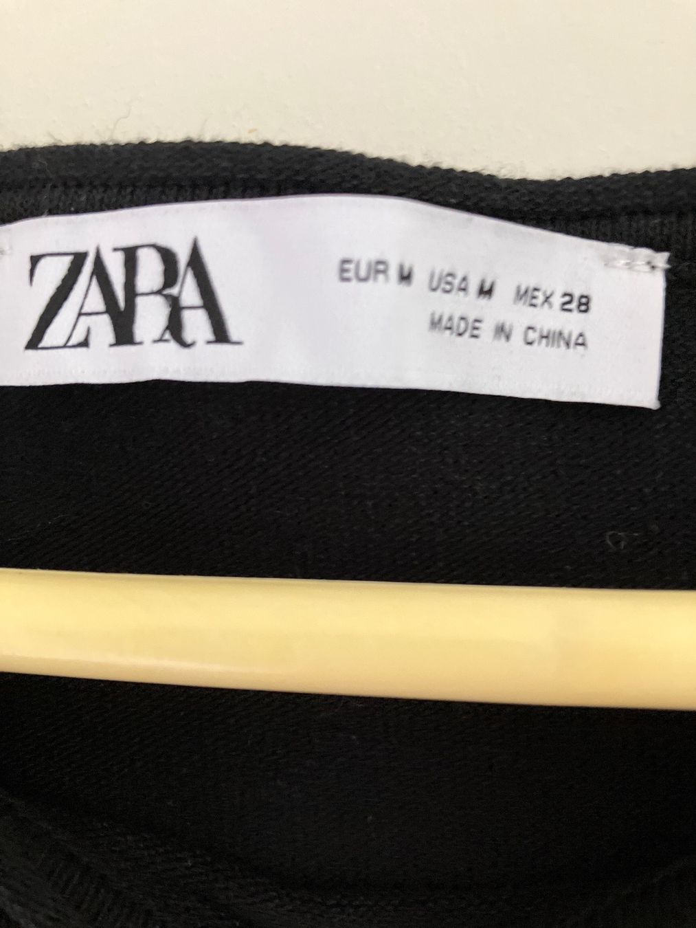 Zara Kleider: ZARA Midi Kleid schwarz Gr. M – Neu (gemäss Beschreibung) aus Utzenstorf von Ismaele 2