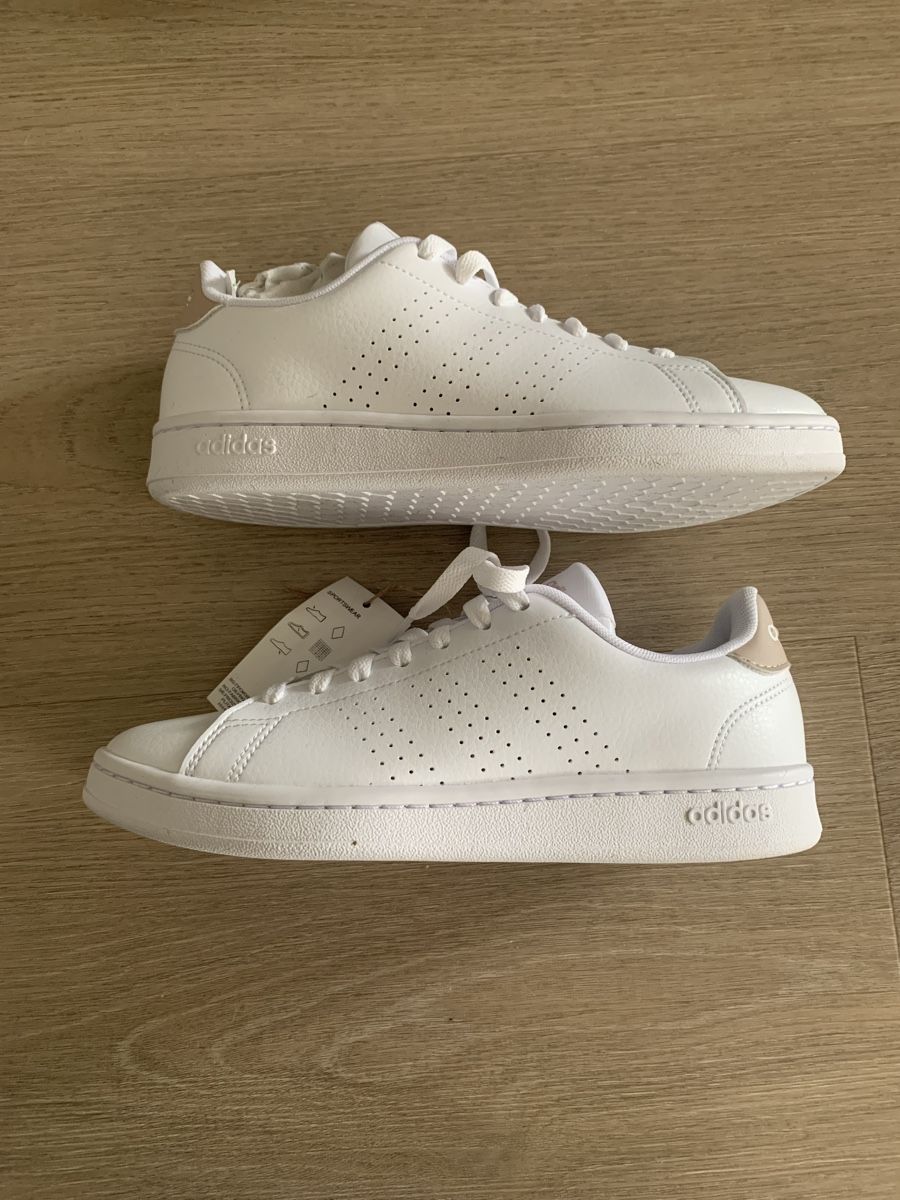 Adidas Scarpe da donna: Baskets Adidas neuves taille 37 1/3 – Nuovo e nell'imballaggio originale da Gland venduto da TallyEva