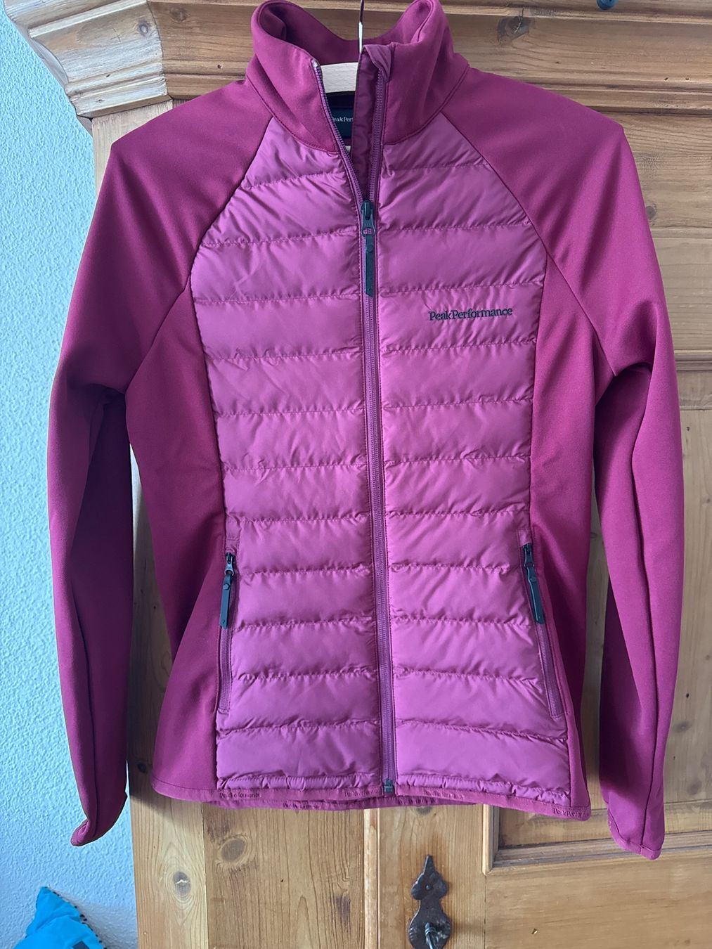 Peak Performance Jacken: Peak Performance Hybrid Jacke, neuwertig, Grösse M – Neu (gemäss Beschreibung) aus Winterthur von britsi