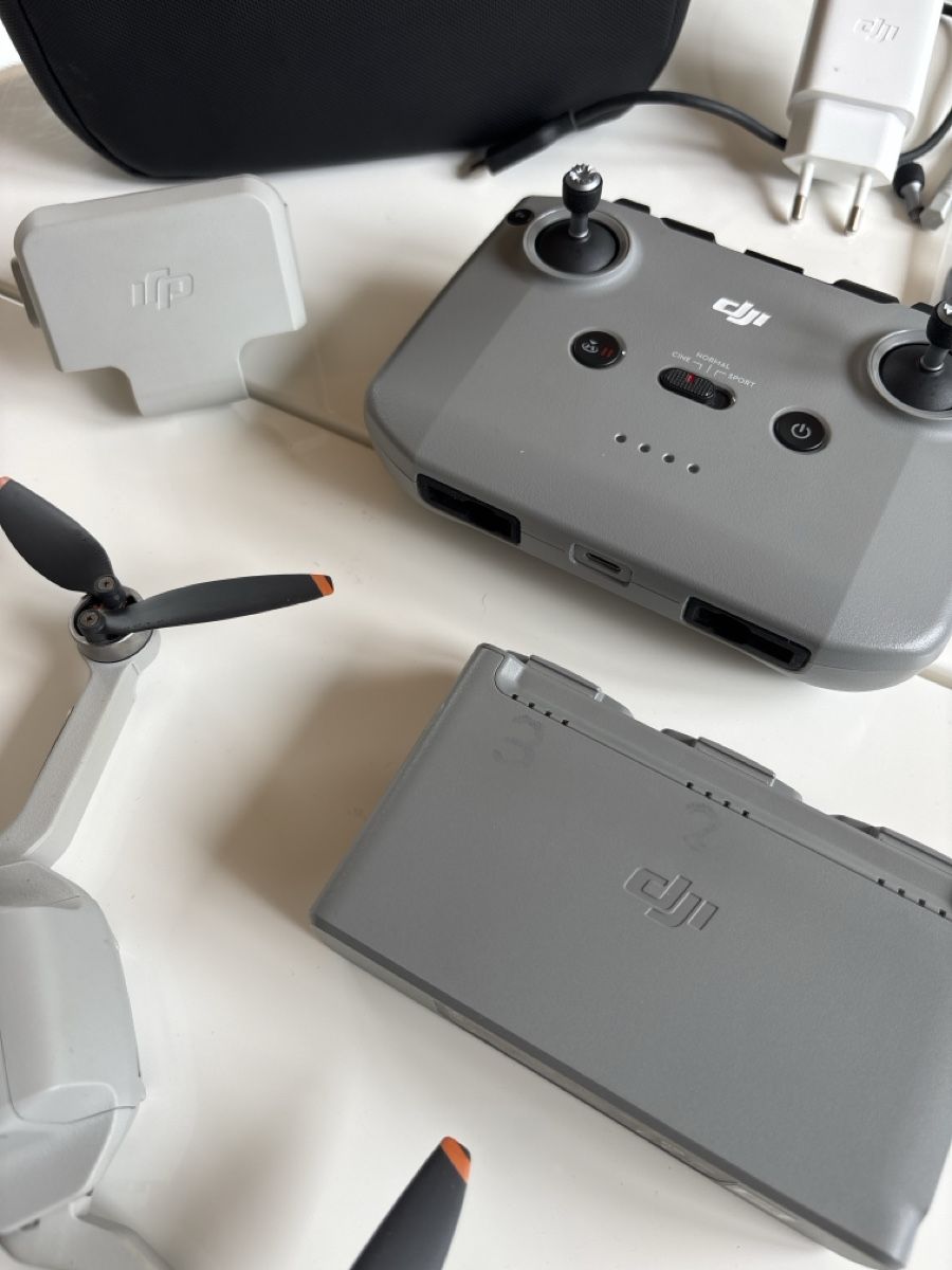 DJI Modellismo RC: Drone DJI Mini 2 Fly more Combo - parfait état, peu servi! – Nuovo (secondo la descrizione) da Monthey venduto da LoveBrand 3