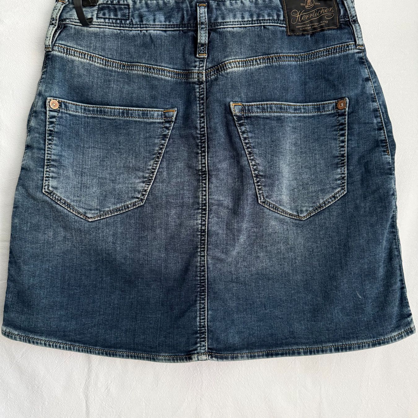 Herrlicher Gonne: Herrlicher: Jeans Mini-Rock, Gr. 34/36 – Nuovo (secondo la descrizione) da Riedholz venduto da han_fy6l 1