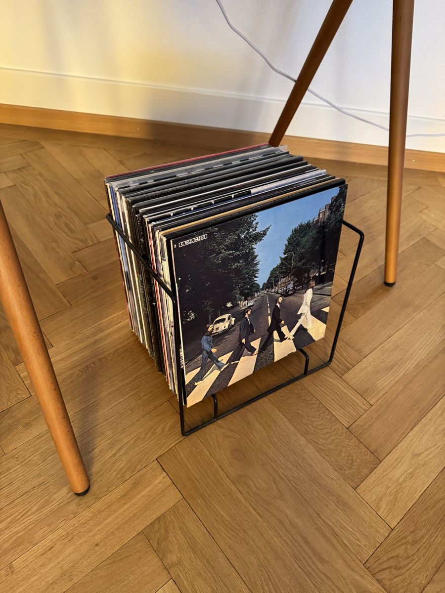 Supporti per strumenti musicali & leggii: Vinyl Record Holder Metal Black good condition – Usato da Zürich venduto da GC96 1