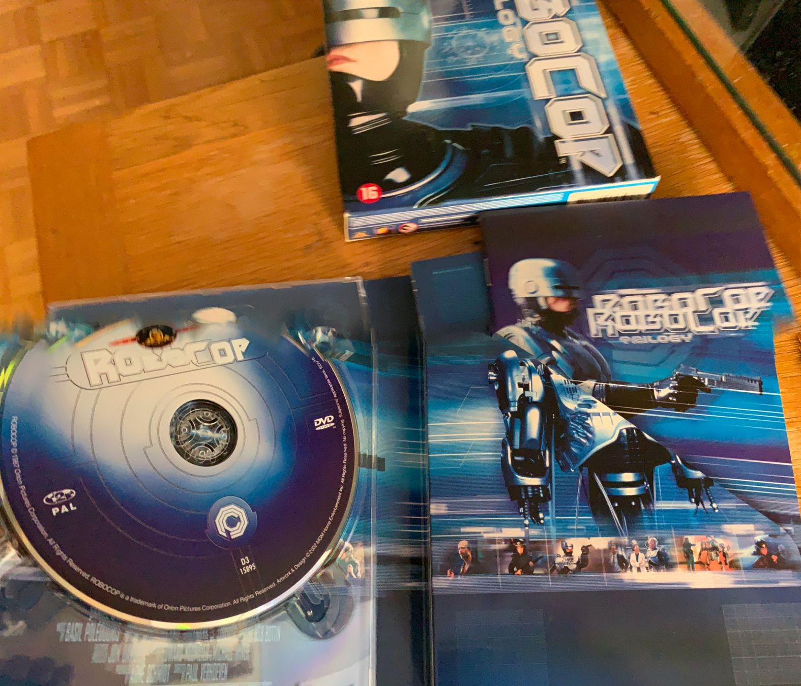 Tutti i DVDs: Robocop Trilogie  (1987, Coffret 3 DVD) – Usato da Vevey venduto da zecollector 2