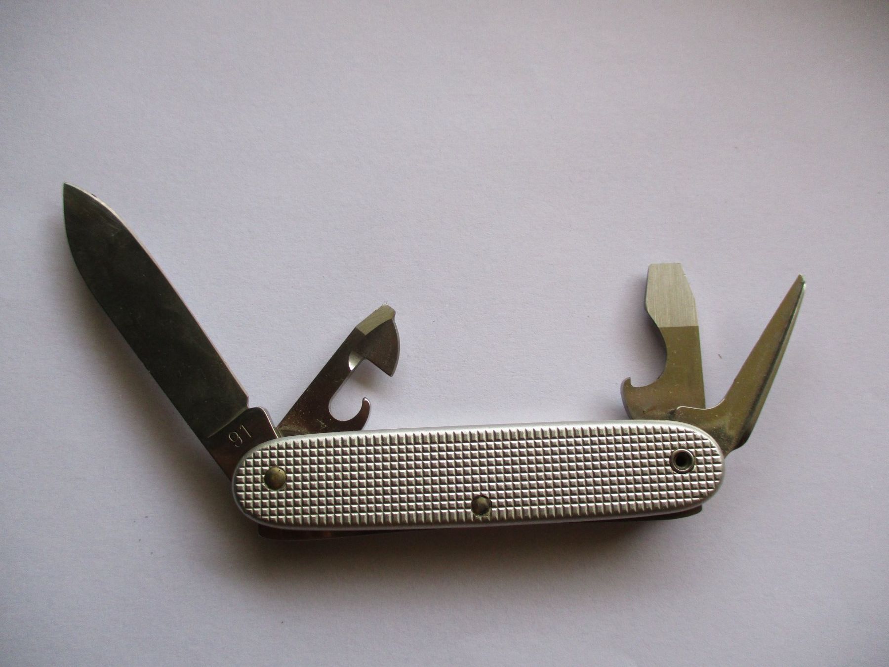 Victorinox Coltelli tascabile: Couteau de poche  Victorinox 1991 – Usato da La Sarraz venduto da vic_v6kz 2