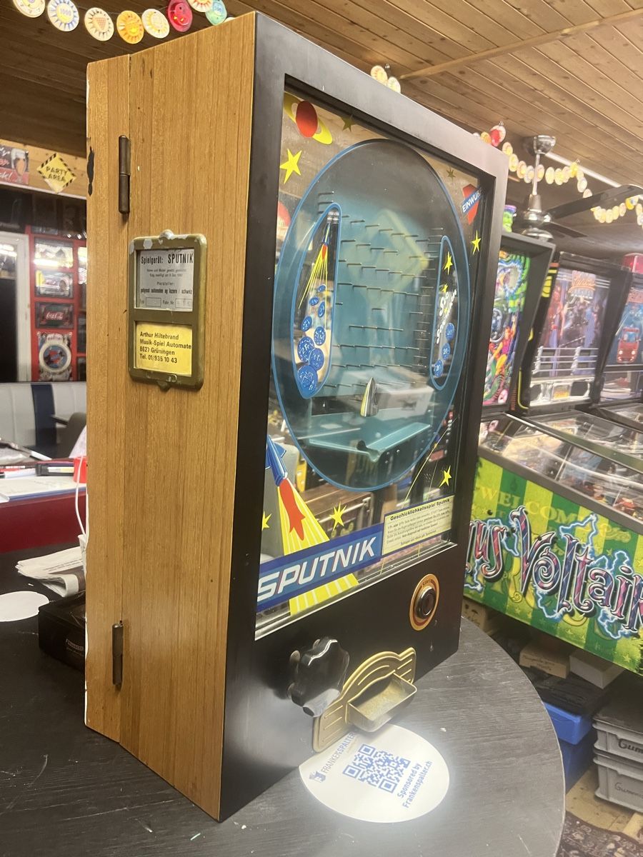 Slot Machine: Sputnik Geldspielautomat Vintage – Usato da Nänikon venduto da Flipperbar 2