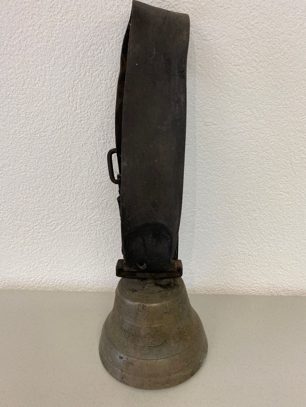 Campanacci mucche: Alte Schweizer Kuhglocke von GUSSET Uetendorf – Usato da Niederhelfenschwil venduto da Chleeblatt1938 3