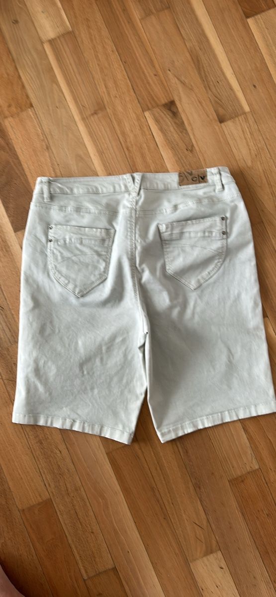 Hosen: Schöne Damen Sommer-Bermudas, Grösse 40 – Gebraucht aus St. Urban von uschi73 2