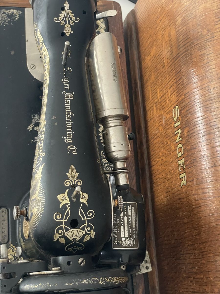 Singer Macchine da cucire: Antike Singer Sphinx Nähmaschine – Usato da Thun venduto da nie_8v9b 4