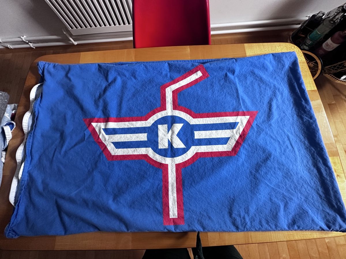 Linge de lit: EHC Kloten Bettwäsche  – D'occasion à Zürich par Misus.Flohmi
