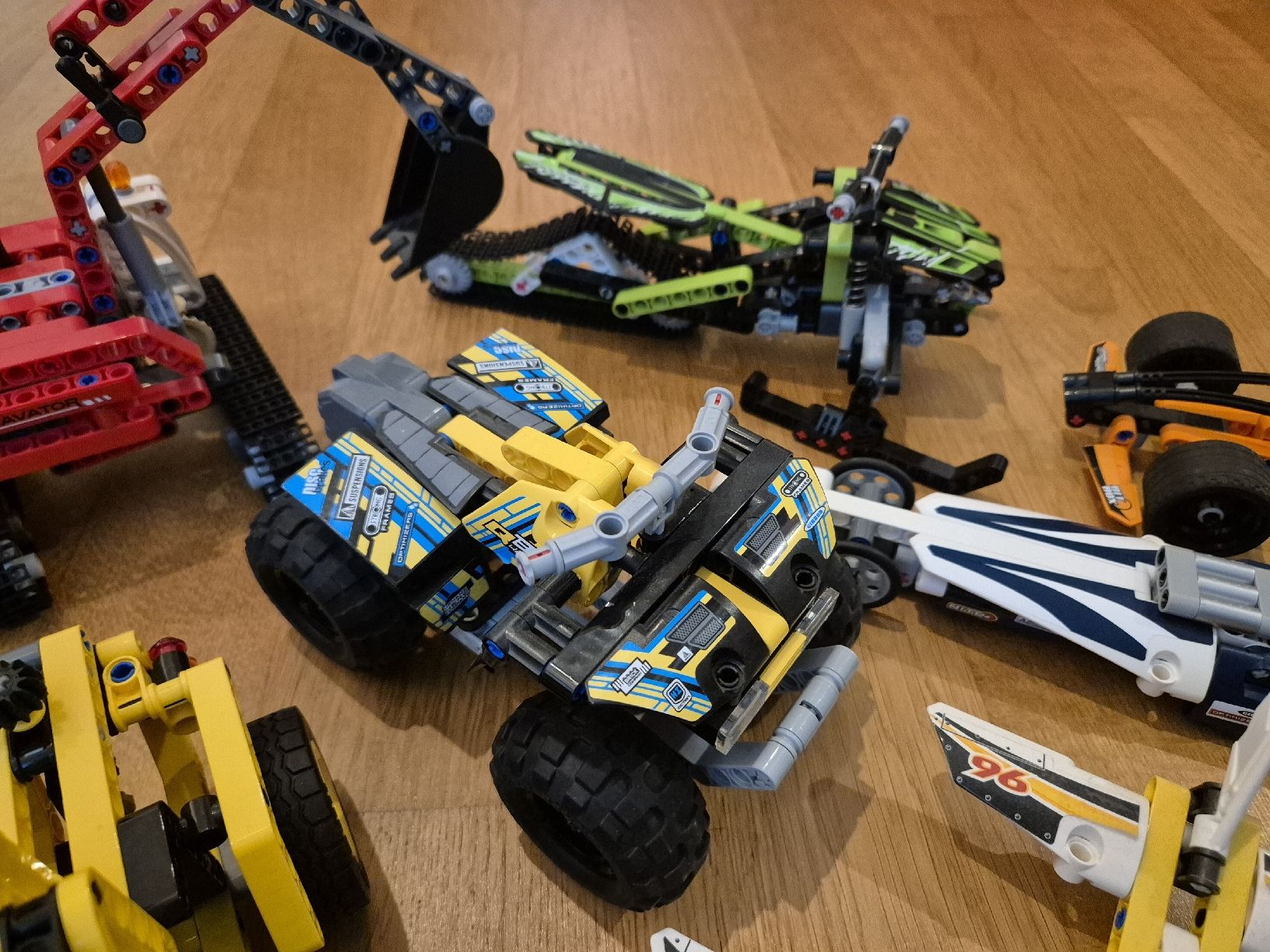 Lego Baukästen: Diverse Lego Technic Sets mit Anleitungen – Gebraucht aus Muttenz von Rbuser 5