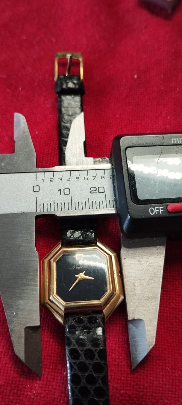 Orologi: Montre vintage Newton – Usato da La Chaux-de-Fonds venduto da jac_9llg 8