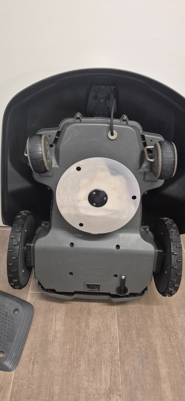Husqvarna Tagliaerba: Husqvarna automower 420  1547h – Usato da Grenchen venduto da Asus_ 4