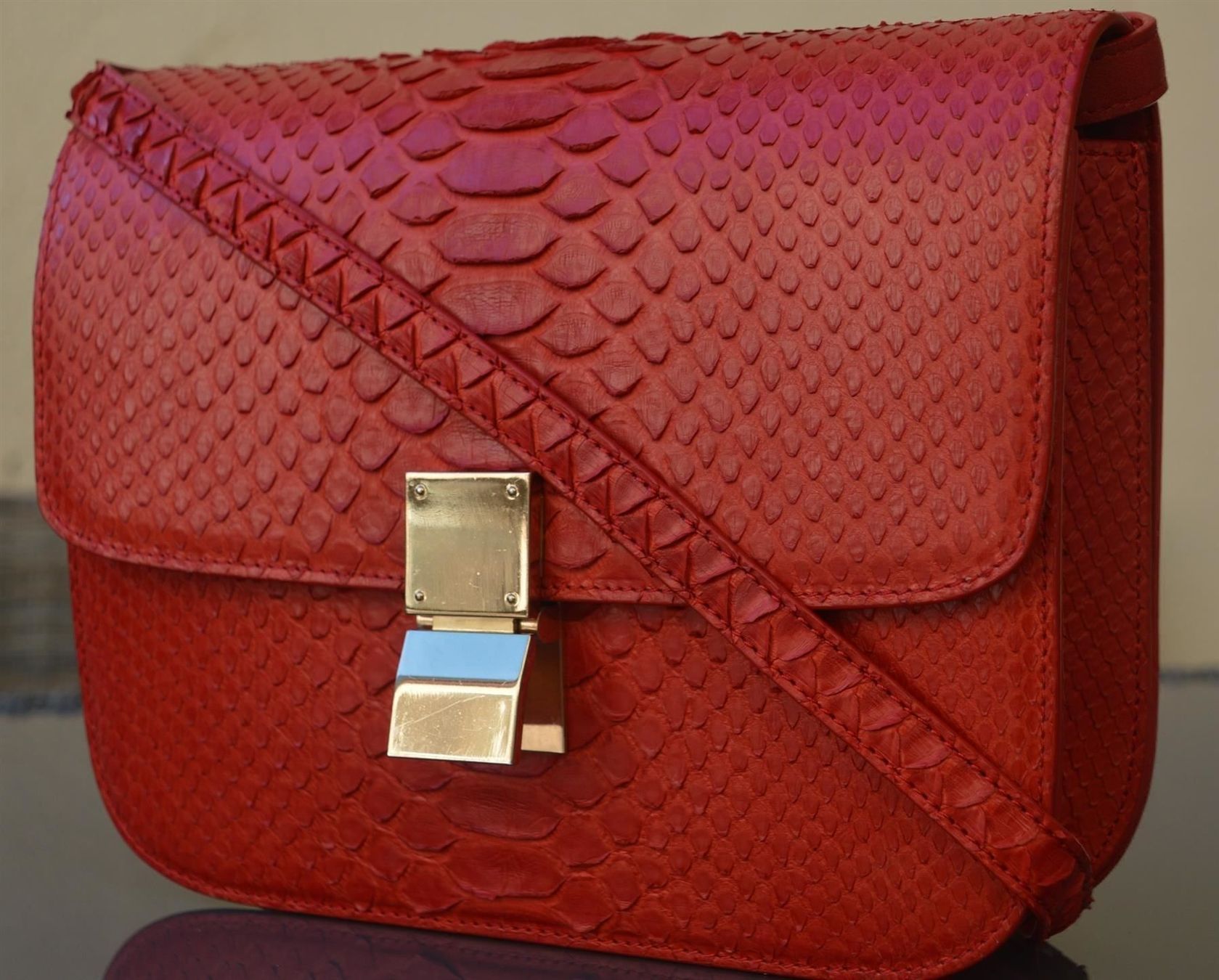 Celine Taschen für Damen: Céline Classic Box Tasche / Sac Python – Gebraucht aus Collonges von Auganien 4