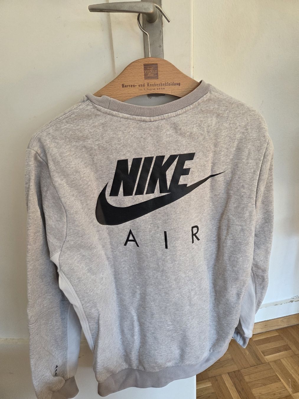 Nike Pullover & Sweatshirts: Nike Air Pullover – Gebraucht aus Basel von sommerlove 1