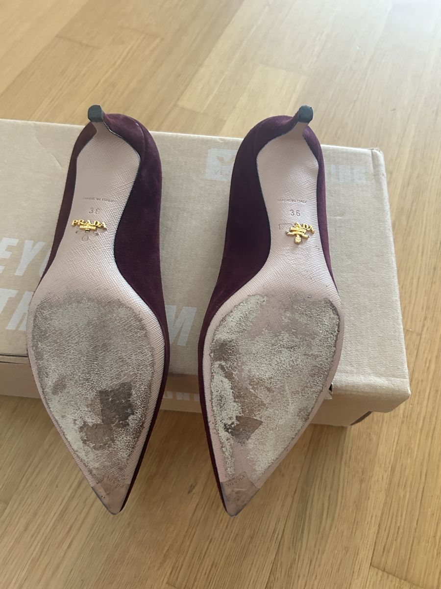 Prada Scarpe da donna: Prada Heels Burgundy Suede Size 36. Used – Usato da Zug venduto da day_9ph6 3