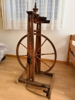 Altes Spinnrad Holz, zur Dekoration