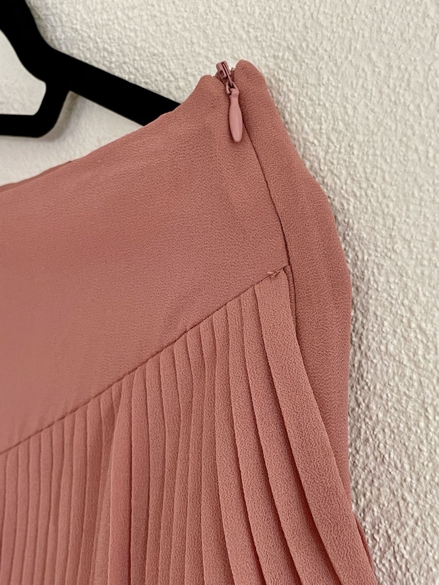 Sisley Röcke: Sisley pleated skirt pink size S – Gebraucht aus Richterswil von Prangins9 1