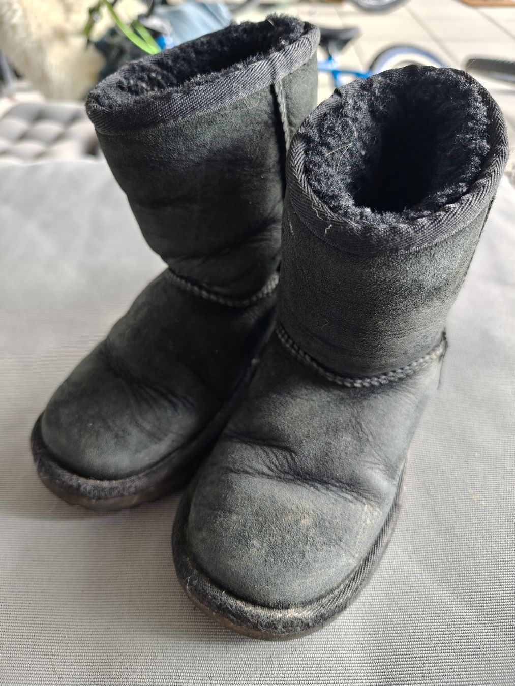 Ugg Chaussures garçon: Ugg Boots 29 – D'occasion à Hittnau par vb-haus