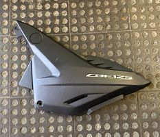 Cache latéral gauche Honda CBF 125 - 2009