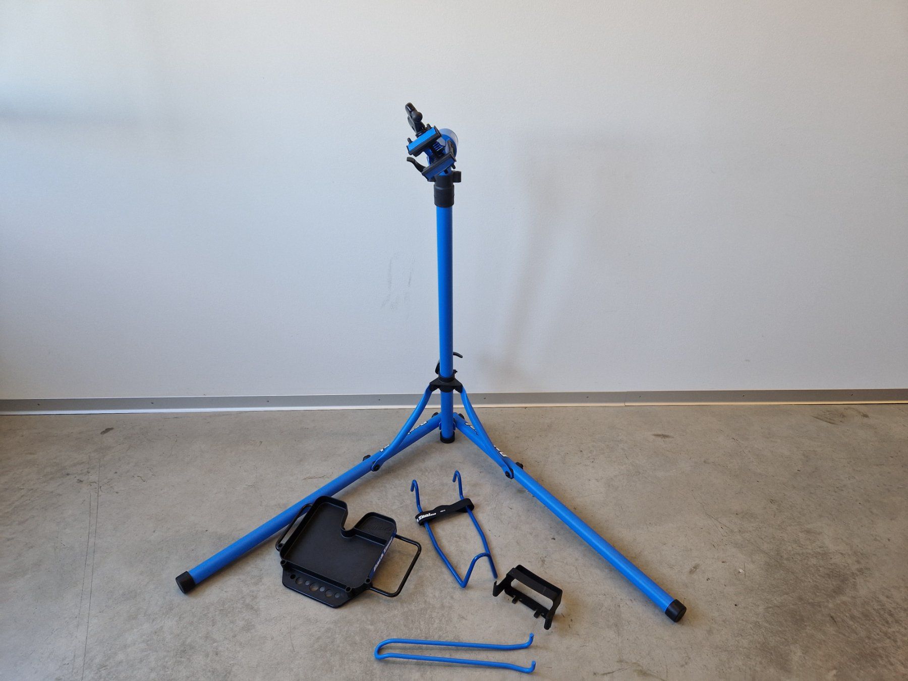 Park Tool Cavalletti per biciclette: PARK TOOL Velomontageständer PCS-10.2 – Usato da Muhen venduto da Restwert_Muhen