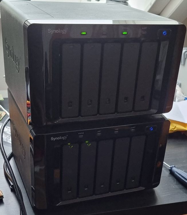 NAS DS1010+ mit DX510 und 2 x 2TB WD Green HDs (Defekt) in Kriessern ...