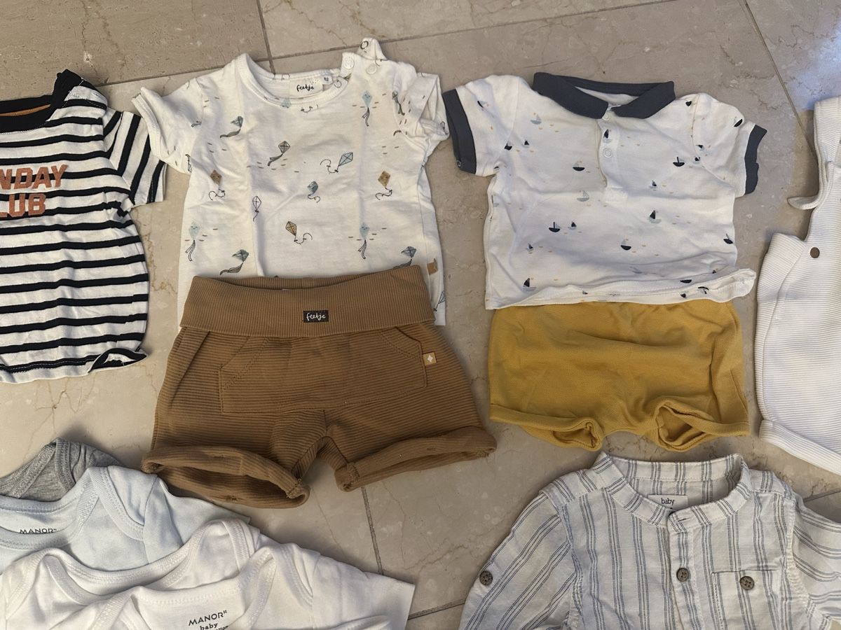 Lotti & Set di vestiti: Kleiderpaket Junge Grösse 60, 20 Teile – Usato da Steinen venduto da Cinzia 1