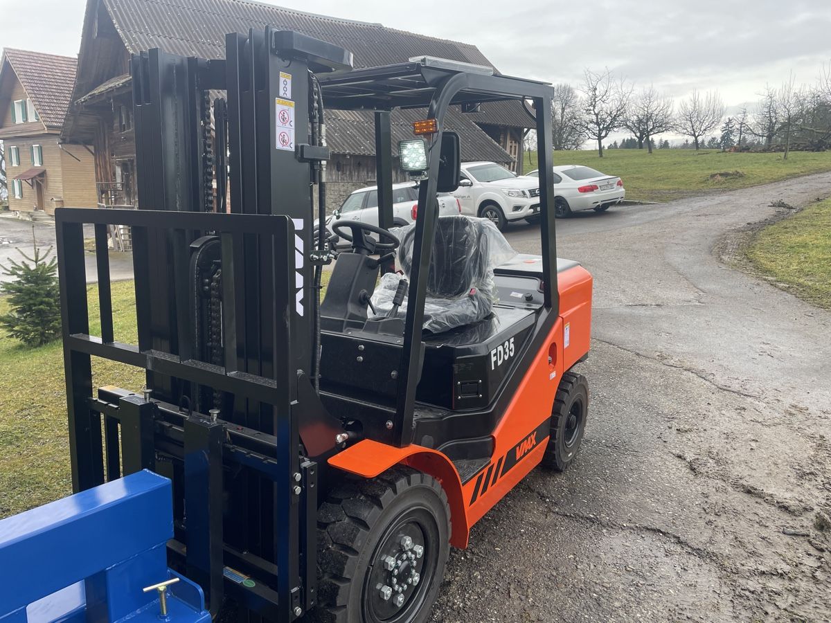 Diesel Gabelstapler & Hubwagen: Vmax 3.5t mit Yanmar Dieselmotor – Neu und originalverpackt aus Malters von cha_cy92 1