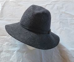 Chapeau gris en laine Laura Torelli, parfait pour l'hiver