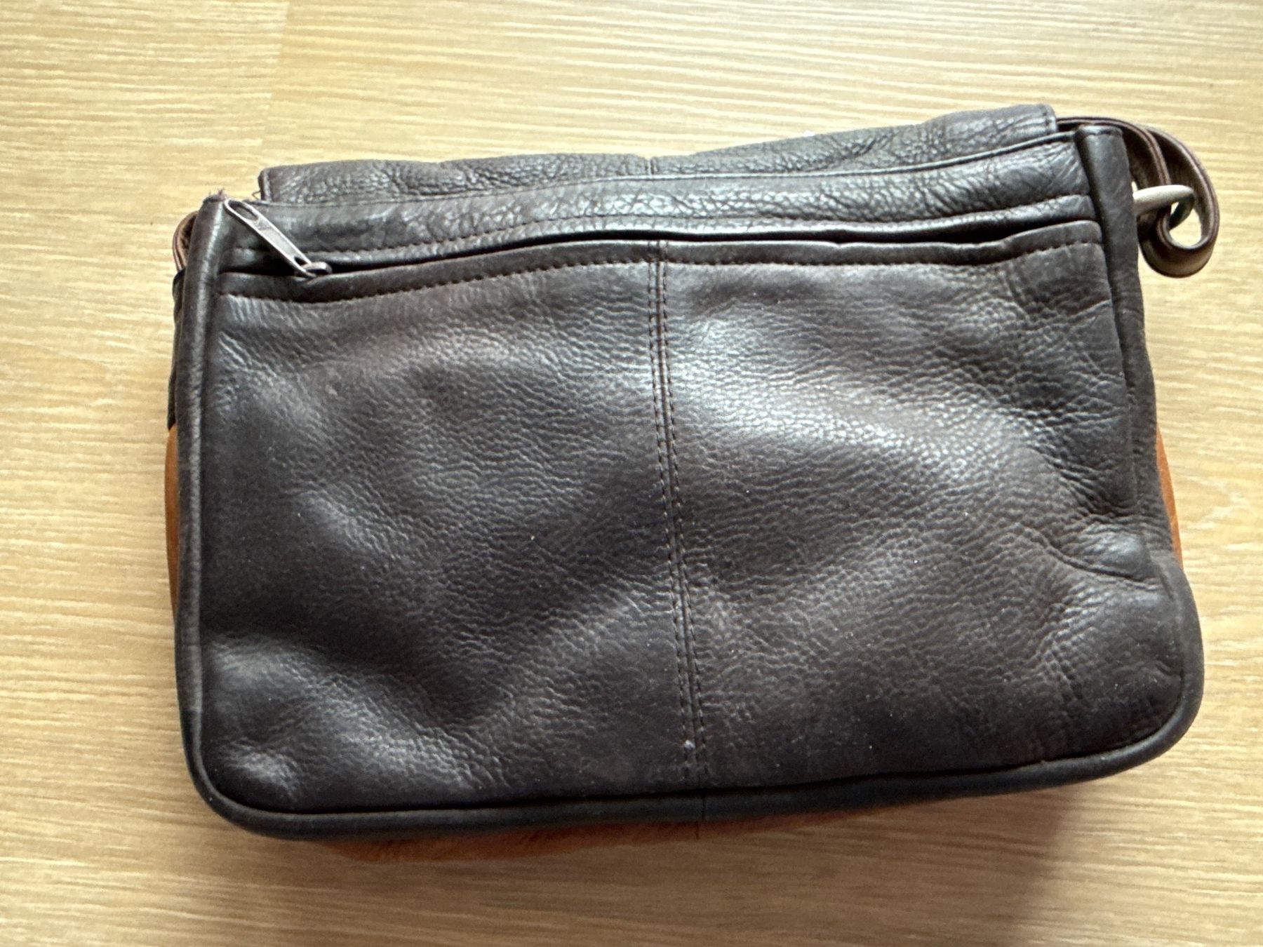 Borse da donna: Schwarz-braune Lederhandtasche – Usato da Andelfingen venduto da Judy0007 1