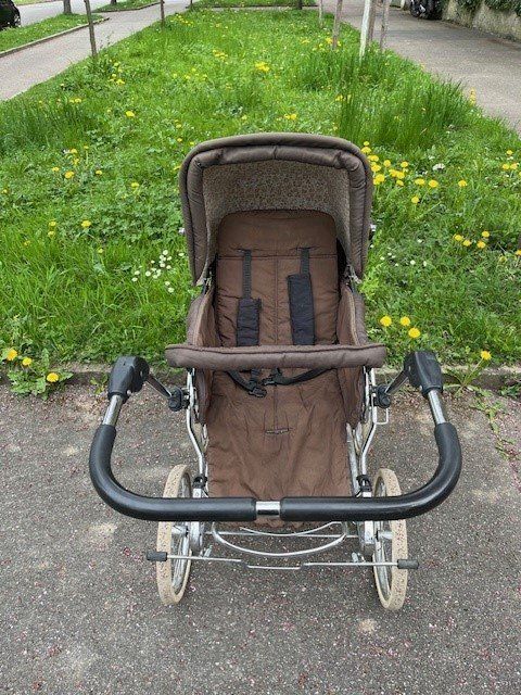 Carrozzine: Hesba Kinderwagen im Retrolook – Usato da Basel venduto da nil_8525 5