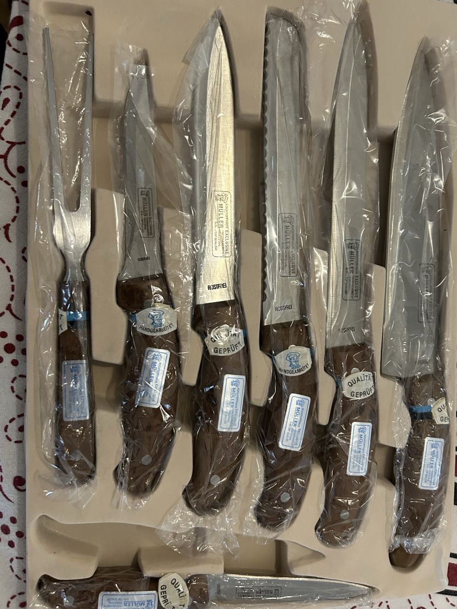 Messer: Valise neuve entière de couteaux et accessoires – Neu und originalverpackt aus Geneve von antoinette19 4