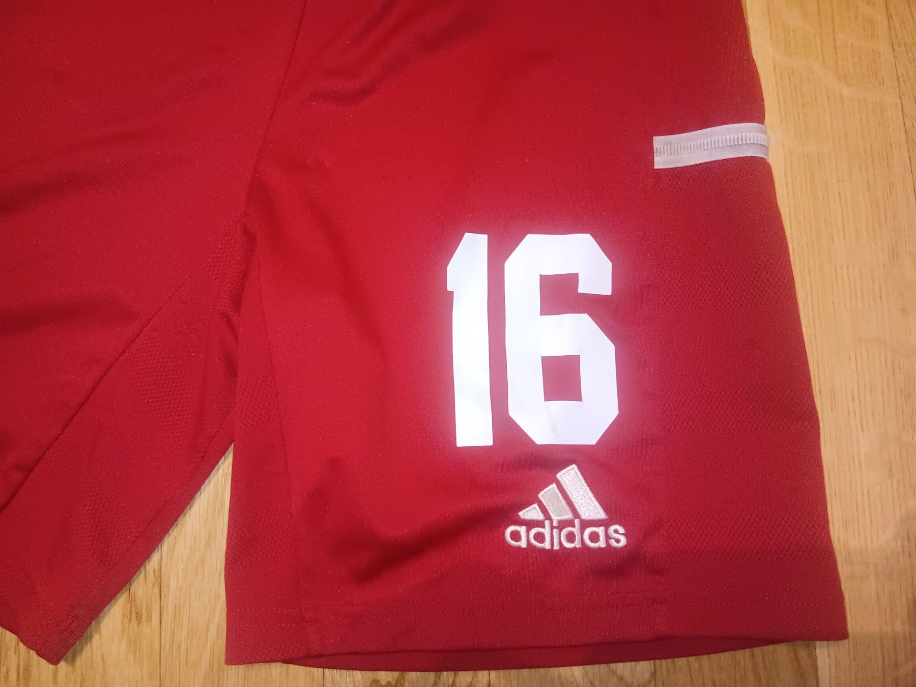 Adidas Hosen: Kurze Adidas Shorts,Gr. L – Gebraucht aus Oftringen von joa_bbm2 1