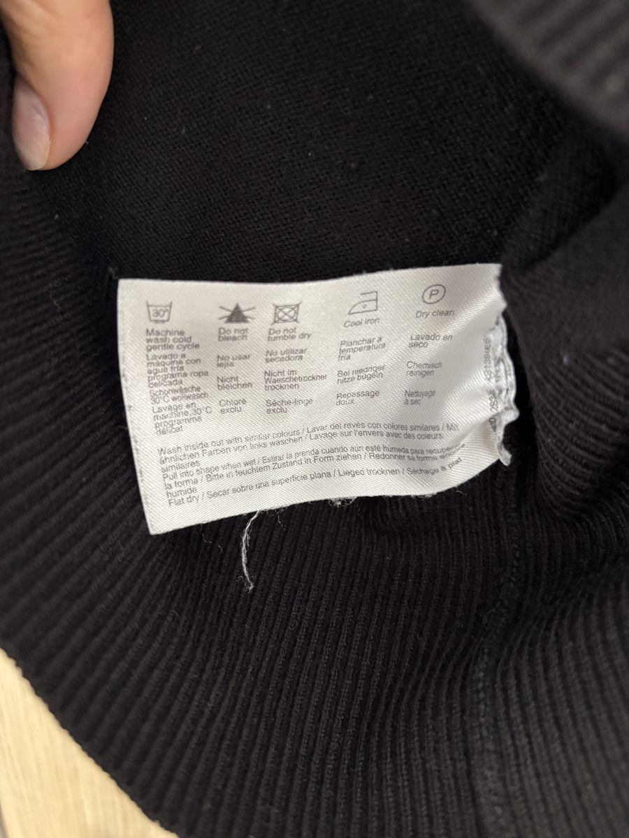 Esprit Maglioni & Felpe: Damen Pullover edc schwarz V-Ausschnitt Grösse XS – Usato da Basel venduto da DressDrop 3