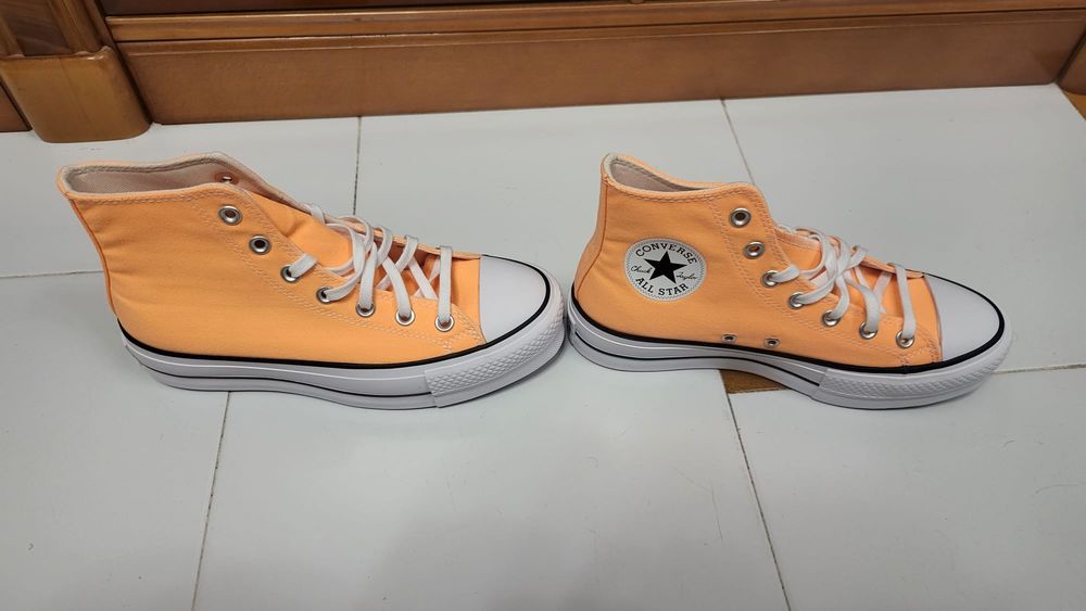 Converse orange shop 37