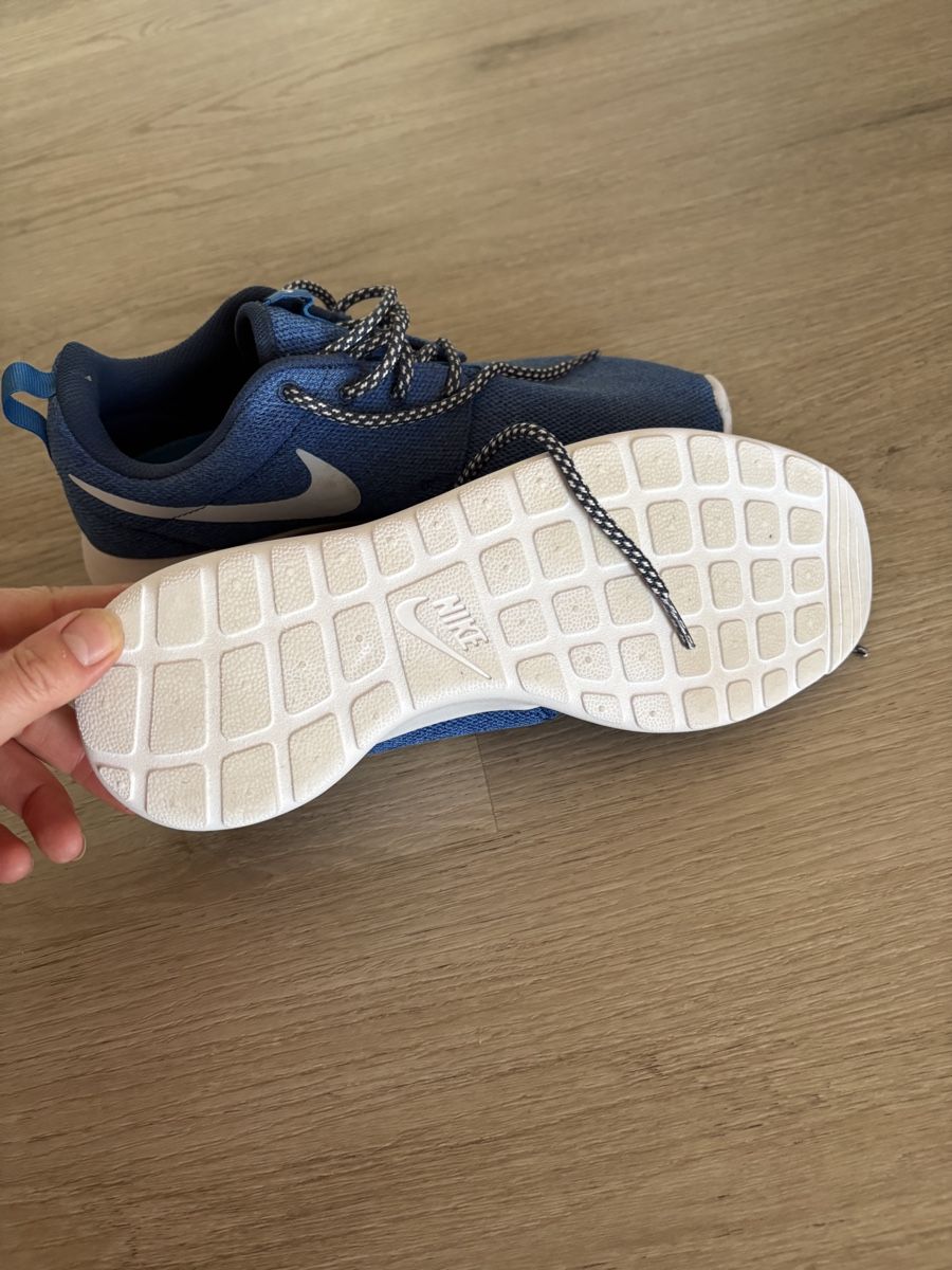 Nike Scarpe da uomo: Nike Roshe One Turnschuhe blau Grösse 40 – Usato da Linden venduto da martina_iwana 1