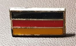 Q386 - Pin Flagge Fahne Deutschland