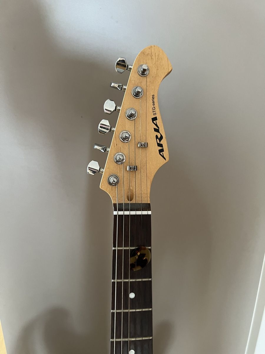 Aria Musikinstrumente: E-Gitarre – Gebraucht aus Gossau SG von mrs_h99 3