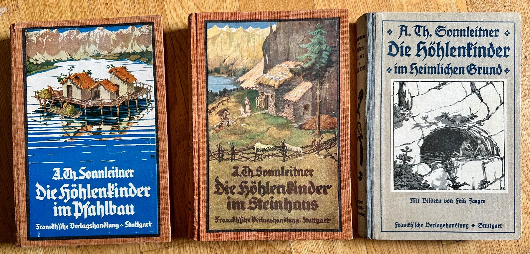 Libri: A. Th. Sonnleitner: 3 Höhlenkinder-Bände – Usato da Zürich venduto da allp