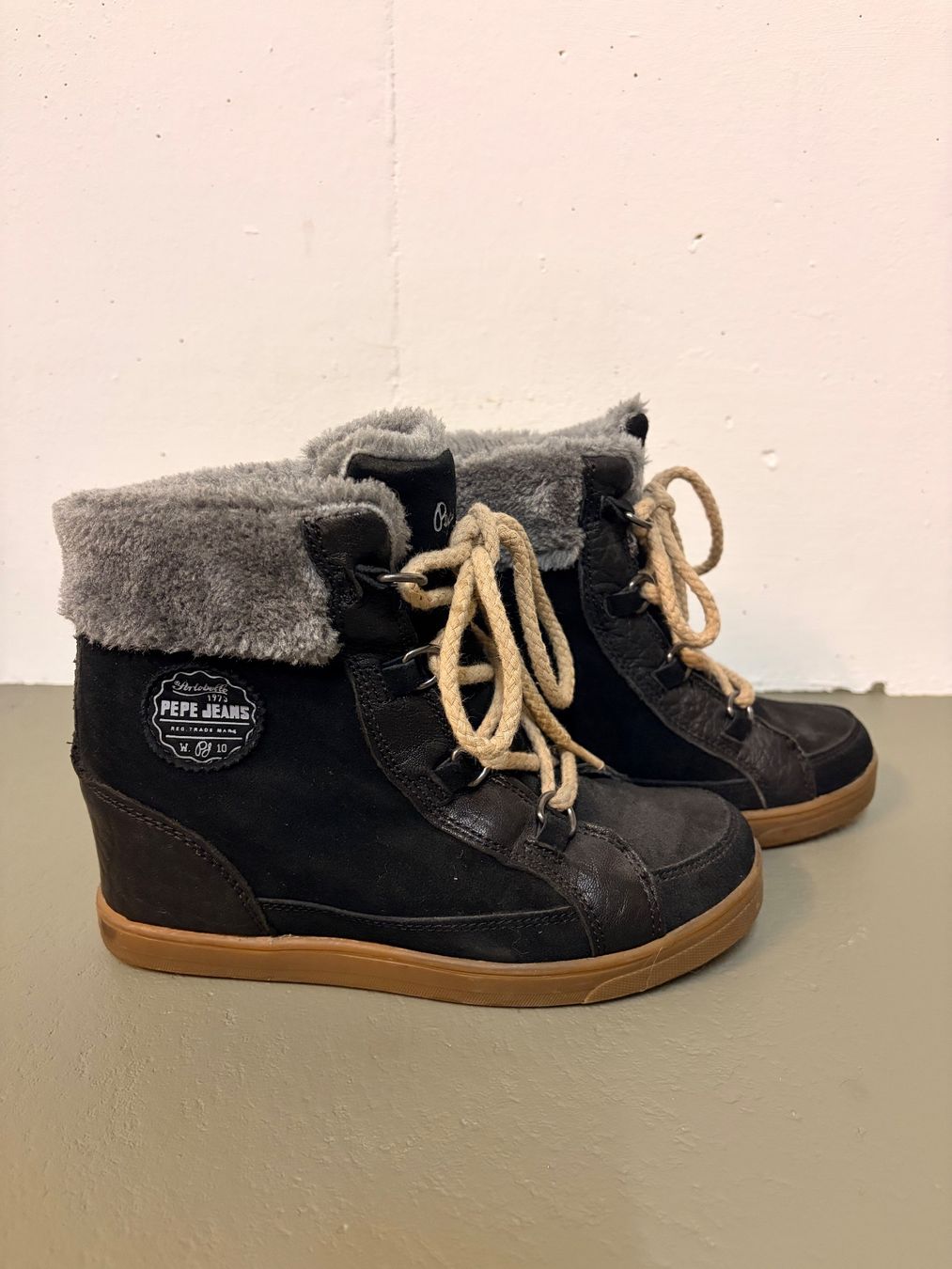 Chaussures femmes: Pepe Jeans Wedge Sneaker high Schuh – D'occasion à Aesch BL par NikitaStella
