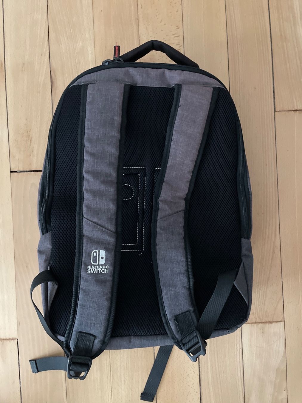 Zaini: Nintendo Switch Rucksack, Backpack, Schulrucksack grau – Usato da Thun venduto da BanjoDan 1